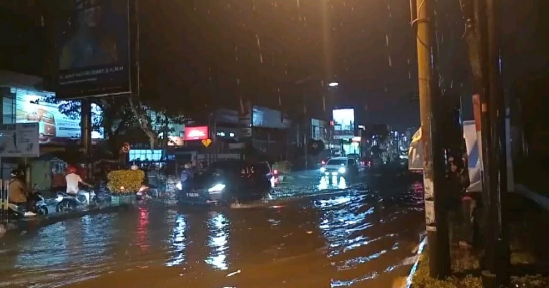Jalan Raya Serang-Cilegon Tergenang Banjir
