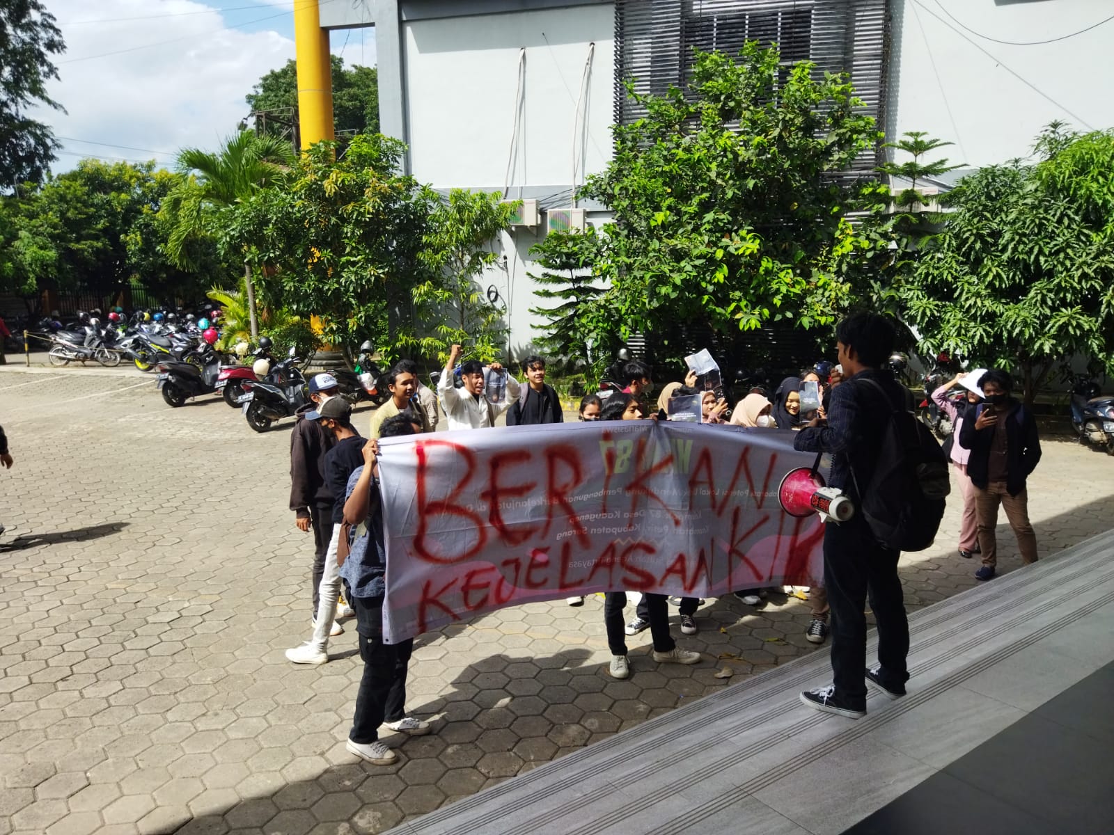 Mahasiswa UNIBA Tuntut Kejelasan KIP-Kuliah
