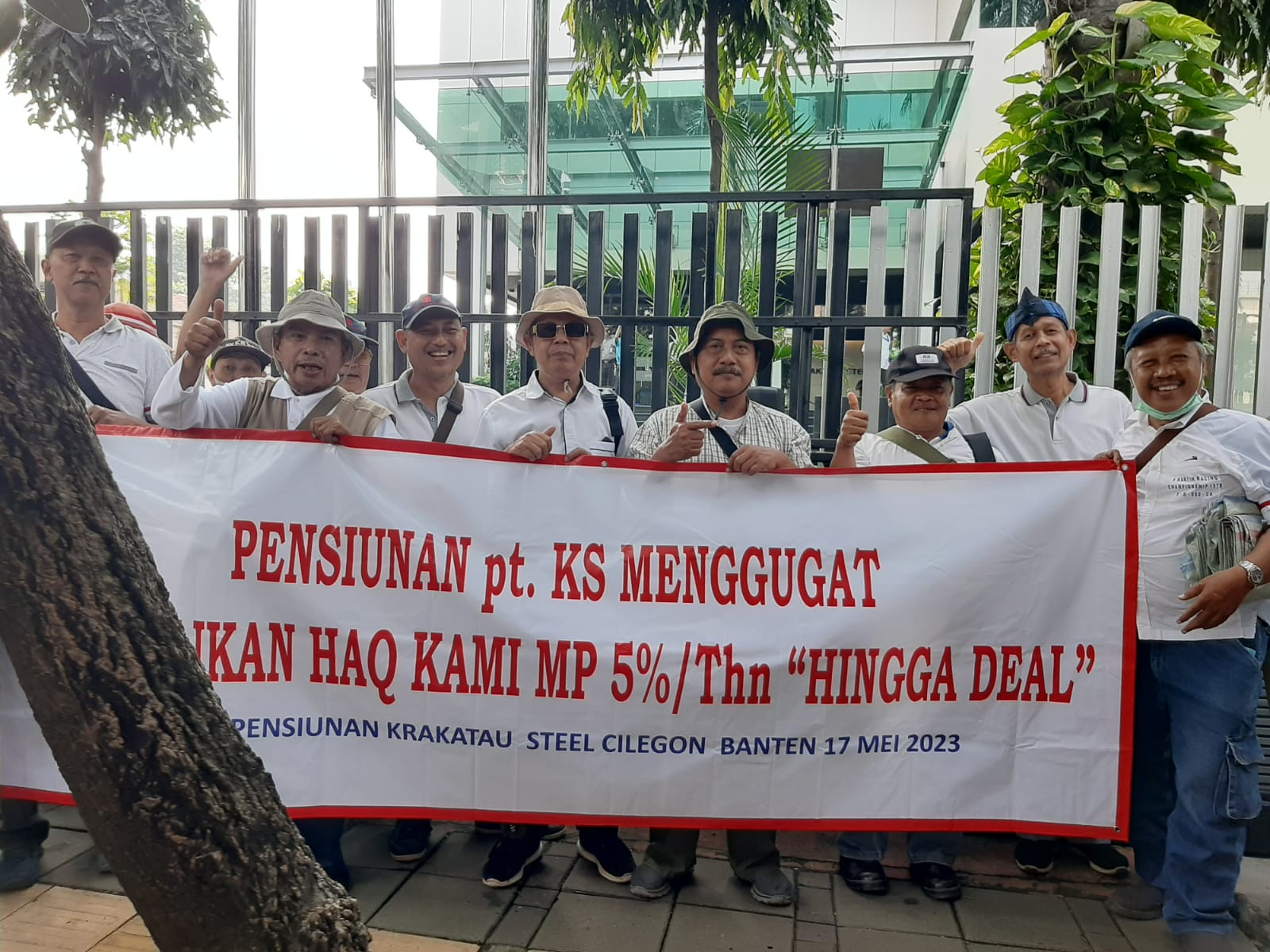 Pensiunan PT. Krakatau Steel  Geruduk Gedung Krakatau Steel Jakarta