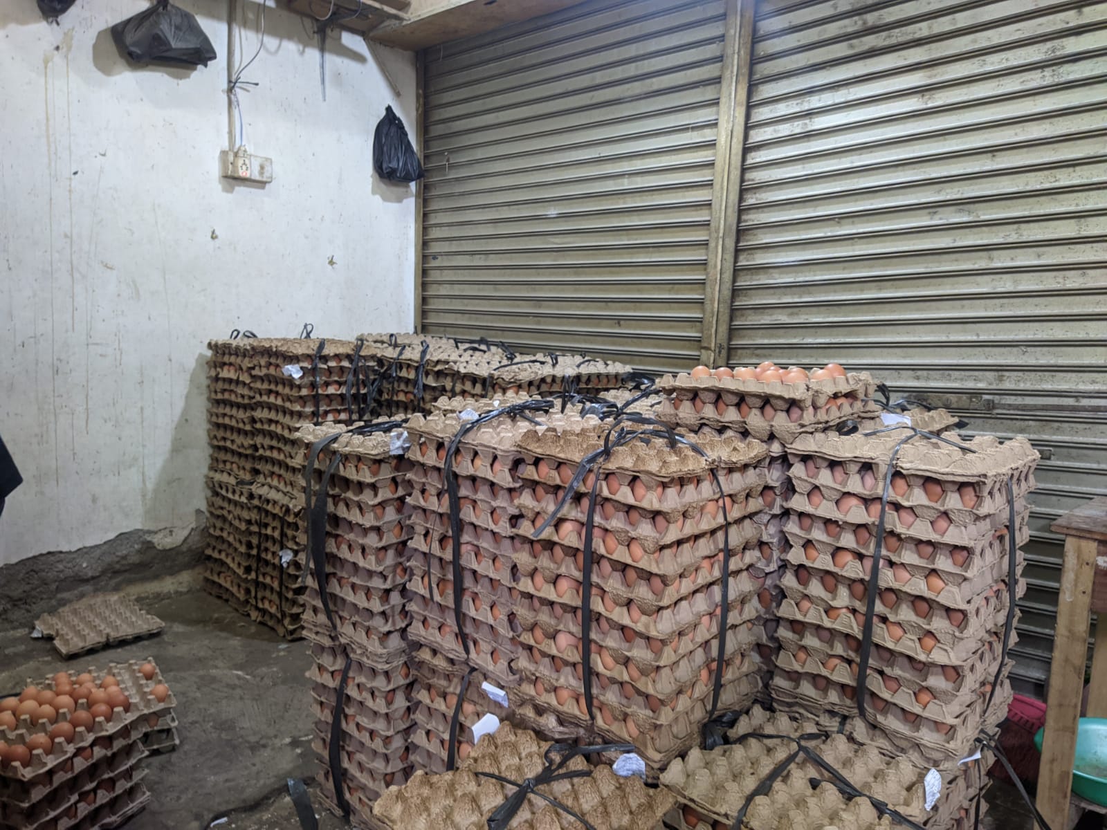 Amboy, Harga Telur Ayam Selangit, Daging Ayam Naik Turun
