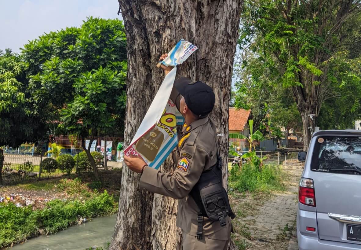 Baliho Caleg Dimana-mana, Satpol PP Kota Serang, KPU, dan Bawaslu Saling Lempar