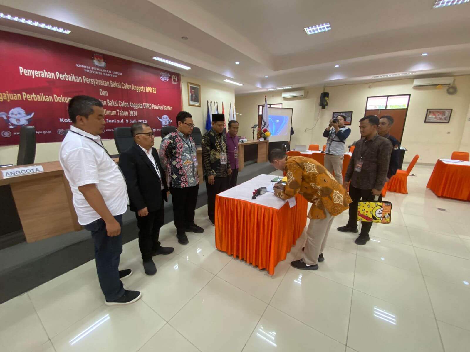 Banyak Bakal Caleg DPRD Banten Terdaftar di Lebih dari Satu Parpol