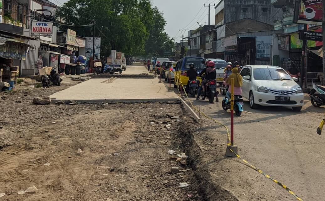Sebagian Ruas Jalan Semaun Bakri- Kota Serang Mulai Dibangun