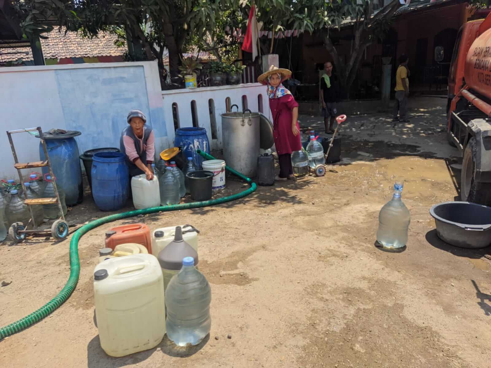 Dampak El Nino Bikin Sumur Kering, Warga Cikedung Margaluyu Kota Serang Kesulitan Air Bersih