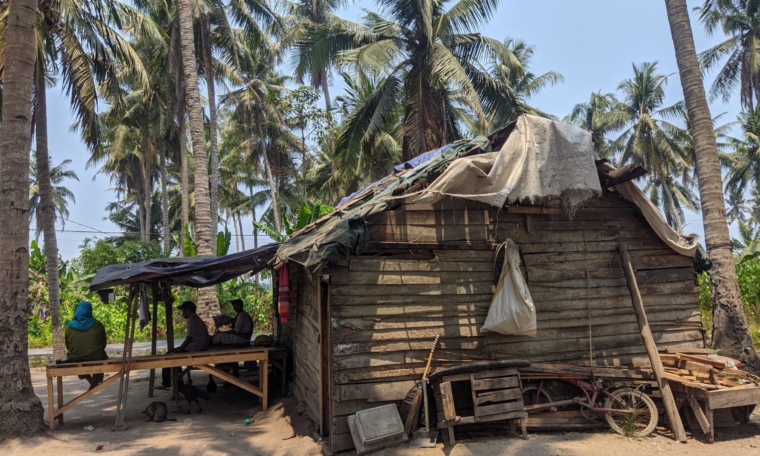 Miris, Warga Kota Serang Ini Tinggal di Rumah Beralaskan Tanah