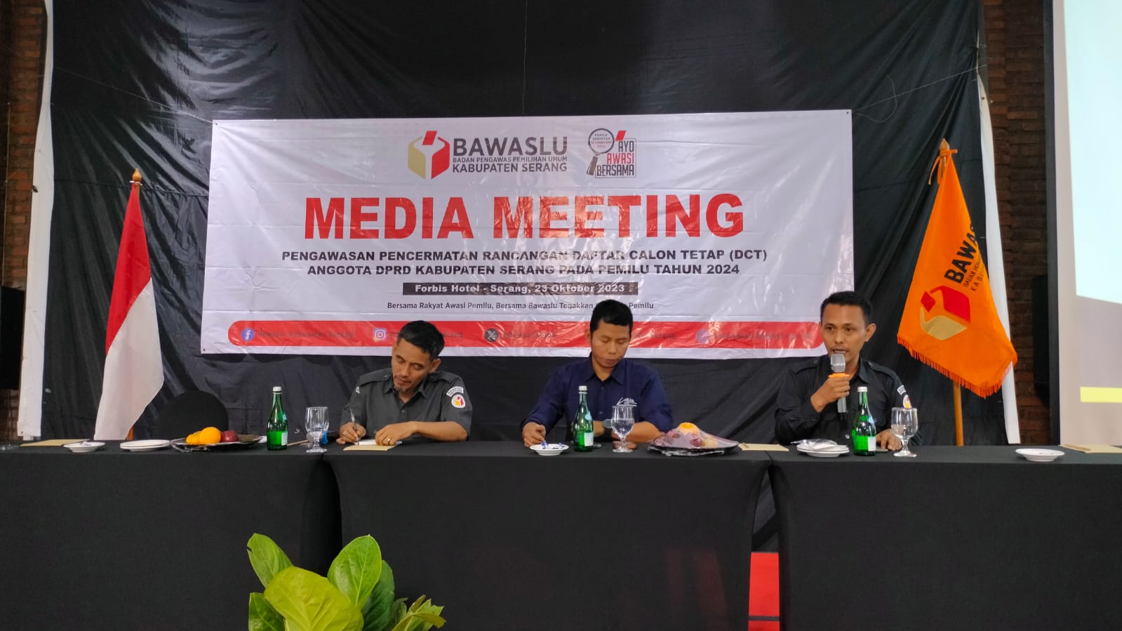 Temuan Bawaslu Kabupaten Serang : 1 caleg Komisioner KI Provinsi Banten, 5 Kepala Desa, dan 32 caleg Berubah Nomor Urut.