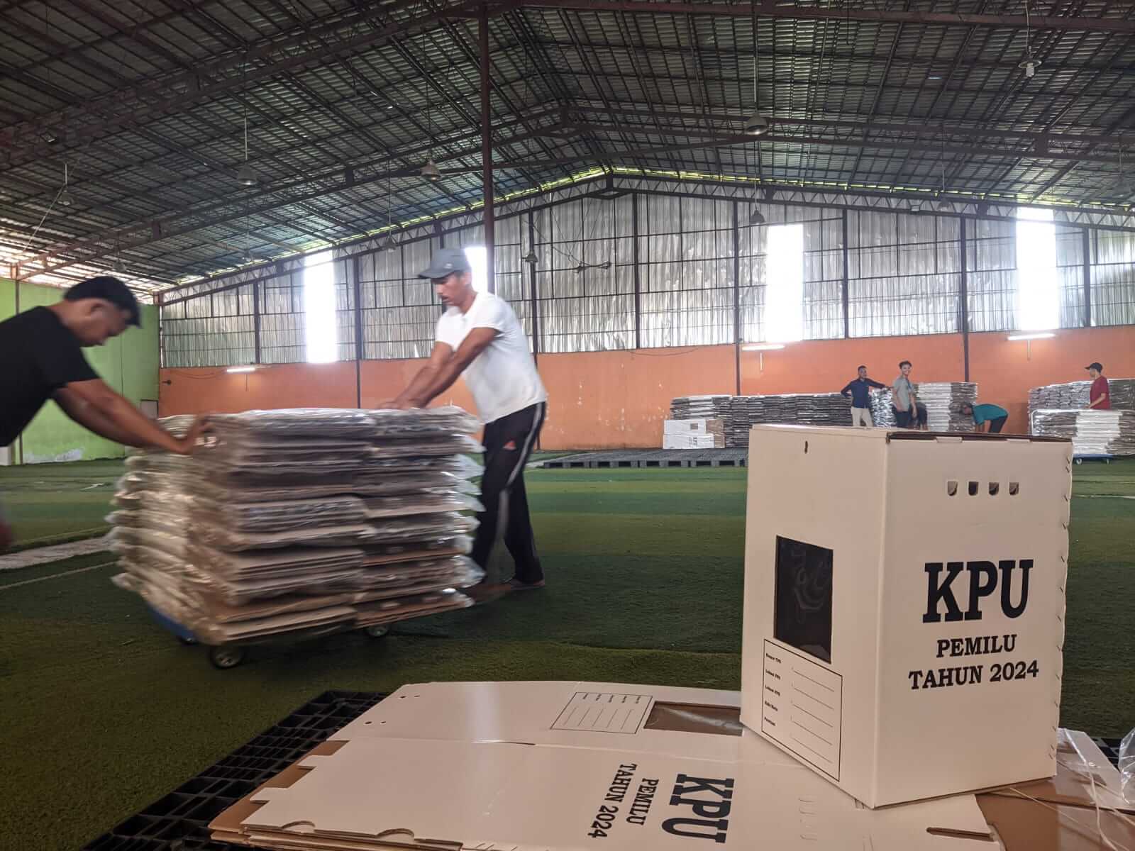 9.397 Kotak Suara Masuk Gudang KPU Kota Serang