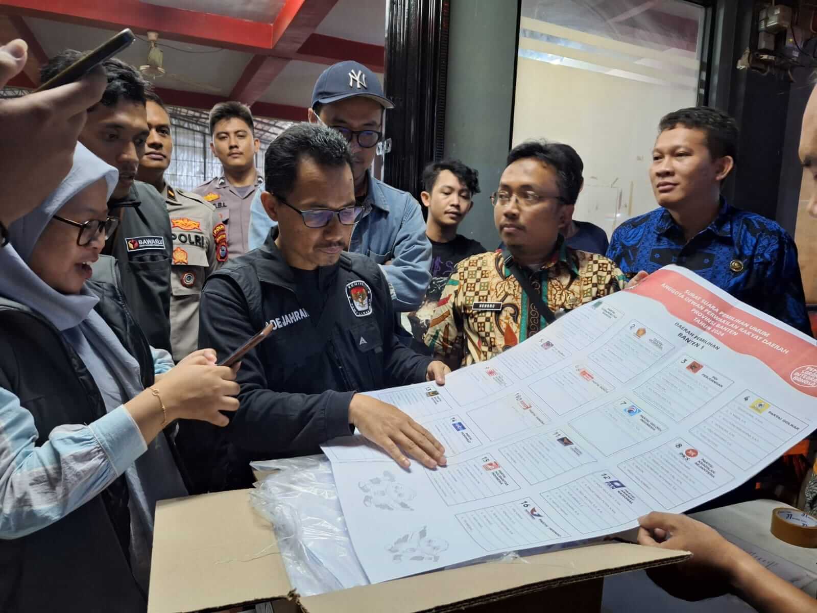 Surat Suara Pemilu 2024 Mulai Dikemas, Segini Biaya Sortir dan Lipat per Lembarnya