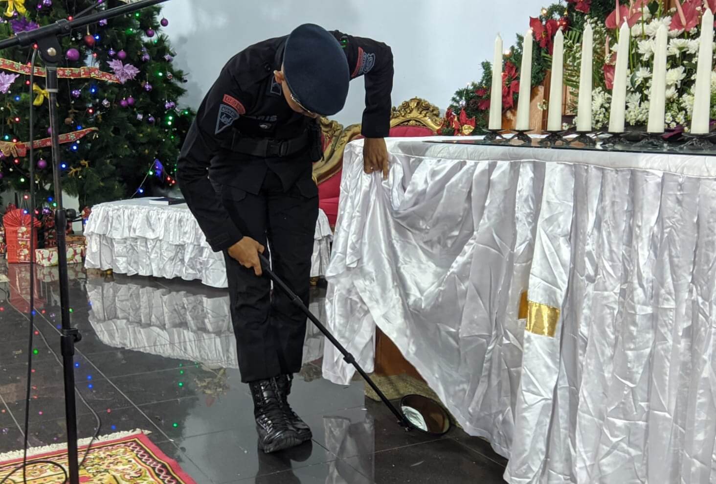 Gegana Brimob Banten Sterilisasi Gereja di Kota Serang