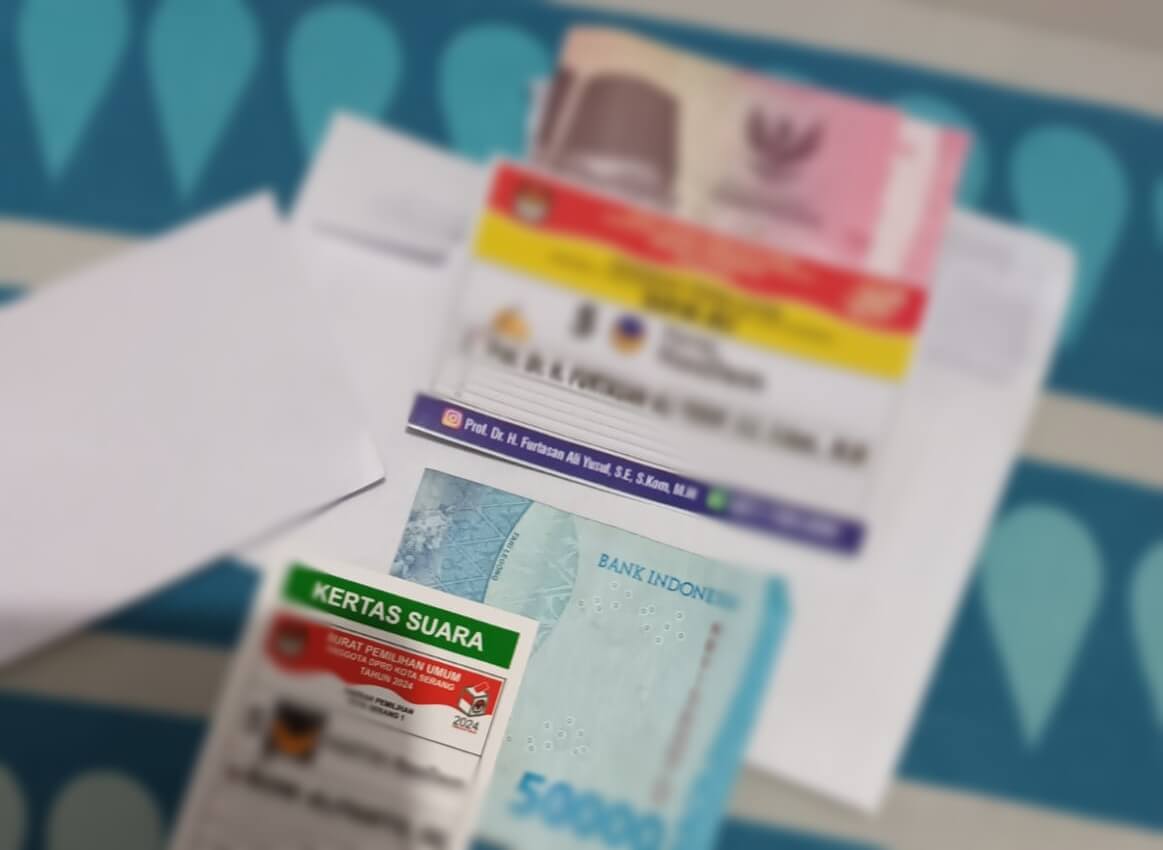 Beredar Foto Amplop Dugaan Politik Uang Caleg DPR RI dan DPRD di Kota Serang, Bawaslu Langsung Telusuri