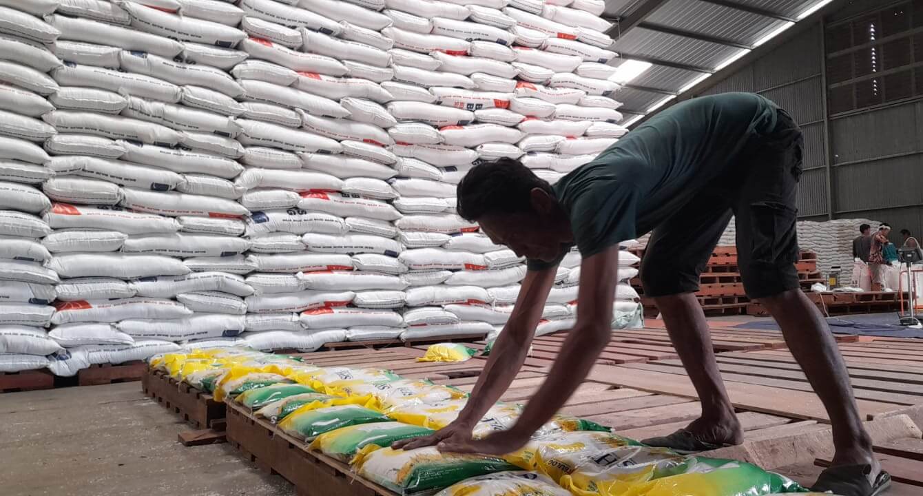 Bulog Sebut Harga Beras Turun Bulan Maret, Banten Bagi Bansos Penyebab Harga Naik