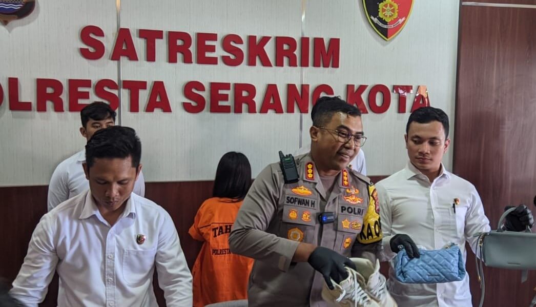 Kasir Toko Kosmetik di Serang Gelapkan Uang Demi Gaya Hidup Mewah, Kini Meringkuk di Sel