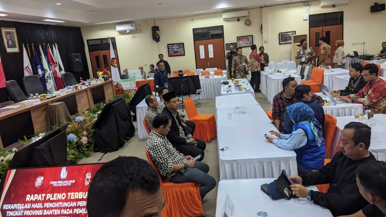 Caleg DPR RI dari Partai Demokrat Oncog KPU Banten, Lakukan Pertemuan Terbatas