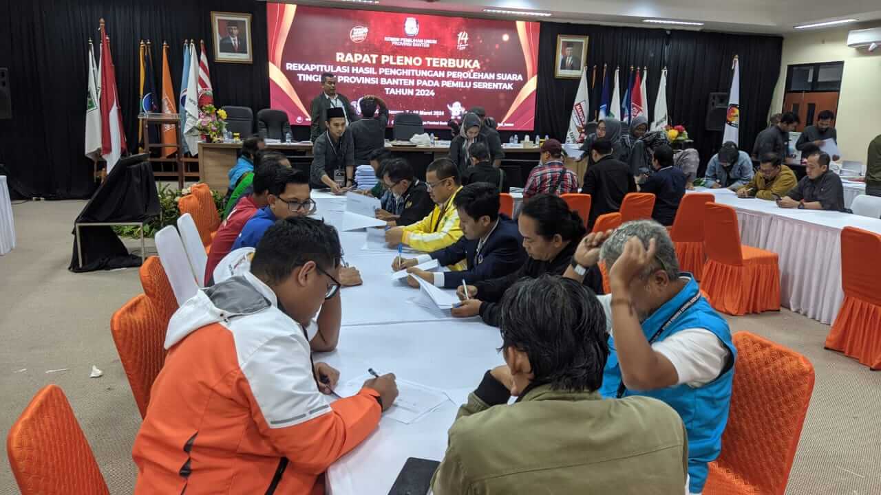 Rakapitulasi Suara Tingkat Provinsi Banten Usai, Saksi Paslon 01 dan 03 Tolak Tandatangani Hasil Rekapitulasi