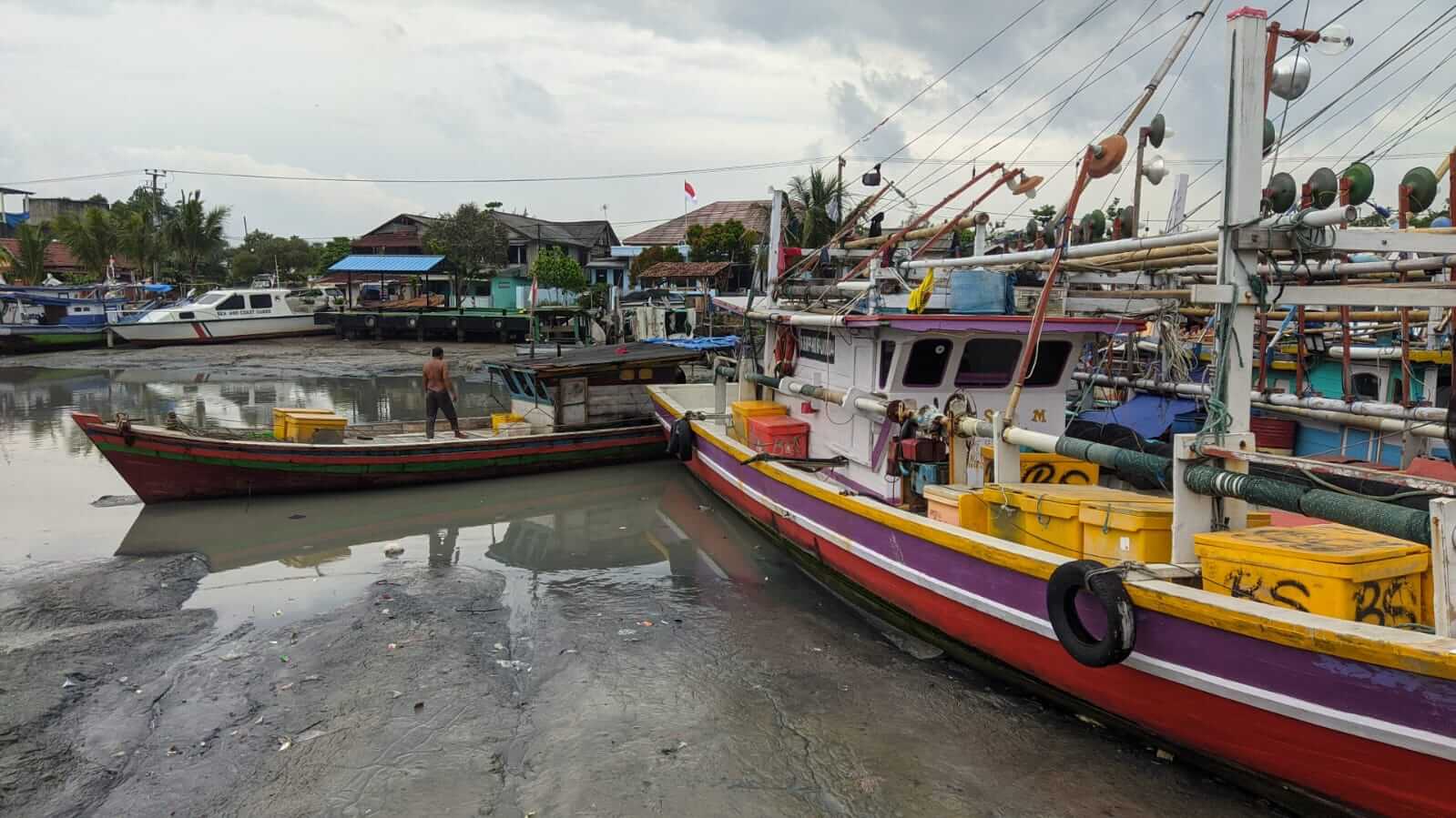 Pendangkalan di Pelabuhan Karangantu Bikin Susah Nelayan