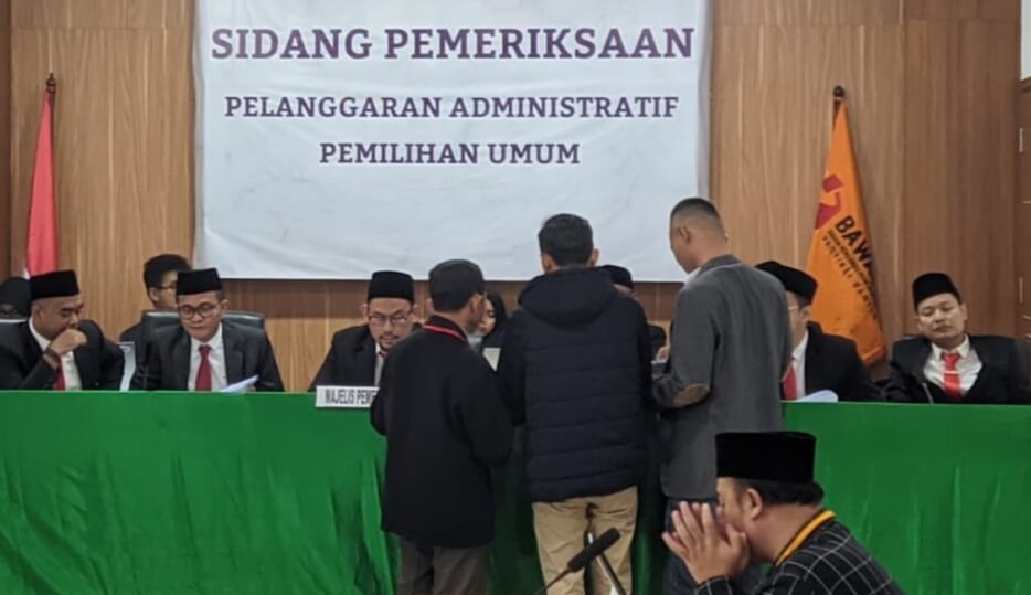 Dalam Sidang Bawaslu Banten Saksi Ungkap Pemindahan Suara Tidak Sah Dilakukan Setelah Rekap
