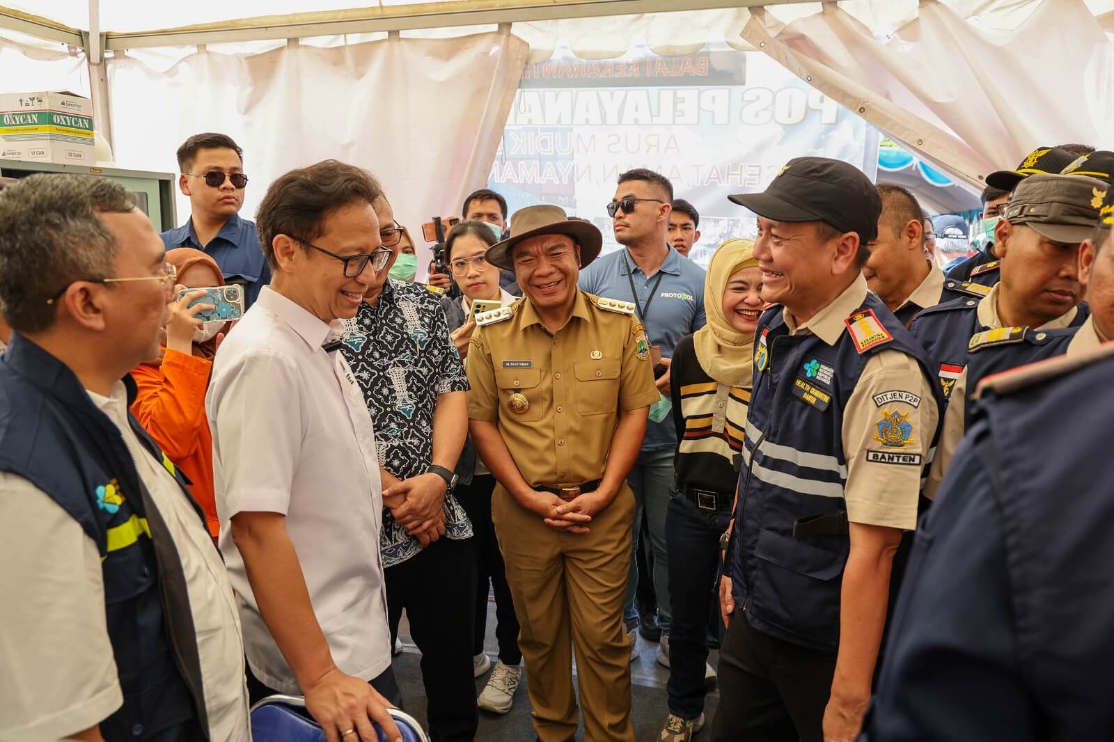 Tinjau Arus Mudik di Ciwandan Banten, Menkes : Pemudik Banyak yang Alami Darah Tinggi dan Masalah Perut