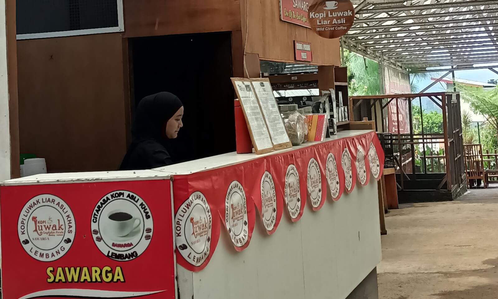 Liburan Sambil Menikmati Secangkir Kopi Luwak Liar Khas Lembang di Grafika Cikole