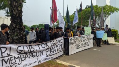 Pendidikan Tak Merata, Al Muktabar Dinilai Tak Becus Pimpin Banten