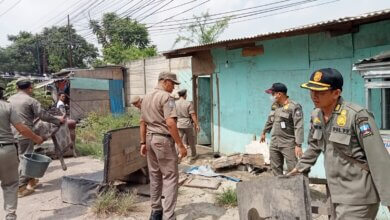 Bangunan Liar di Kragilan Serang Dibongkar Pol PP