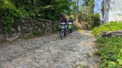Terlalu, Masih Ada Jalan Berbatu Dekat Pusat Pemerintahan Provinsi Banten
