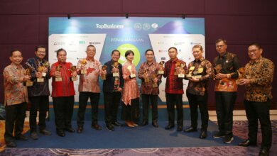 8 Unit Usaha APP Group Raih Penghargaan Tertinggi TOP CSR Awards 2024