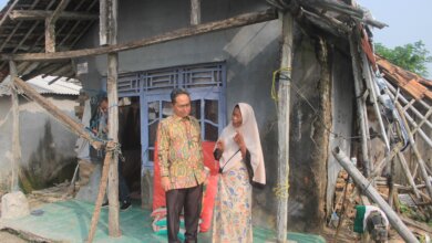 Akhirnya Pj Walikota Serang Datangi Fi’ah Pemilik Rumah yang Hampir Roboh di Kasemen