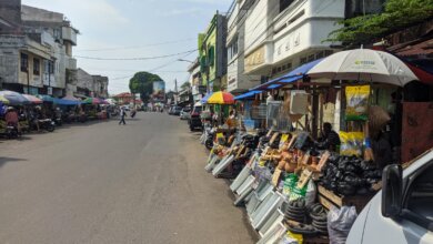 Momen Idul Adha, Penjual Tusuk Sate dan Arang di Kota Serang Menjamur
