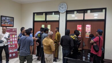 Penyandingan Data C Hasil KPU Kota Serang Dipindah ke Aula KPU Banten, Wartawan Tak Diizinkan Berada di Dalam
