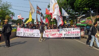 Mahasiswa Banten Demo Tolak Revisi RUU Pilkada oleh DPR yang Melakukan Pembangkangan Terhadap Putusan MK