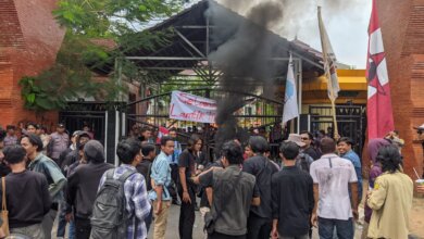 Pelantikan Anggota Banten Periode 2024-2029 Disambut Demo Mahasiswa
