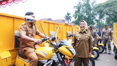 Pemkab Serang Terima 22 Cator Roda Tiga CSR Bank bjb KCK Banten