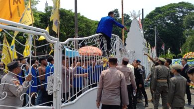 Peringati HUT Kabupaten Serang, Mahasiswa Tuding Pemkab Gagal Atasi Masalah Sampah