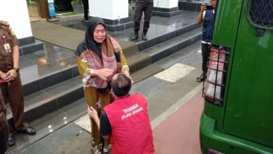 Lakukan Restorative Justice, Kejari Serang Bebaskan  Pelaku Penganiayaan Disambut Haru Sang Ibu