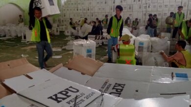 Persiapan Distribusi Logistik Pilkada, KPU Kota Serang Kosongkan Kota Suara di Gudang