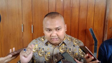 Bawaslu Tangkap Tangan Tim Paslon Bupati Serang, Sita Amplop Berisi Uang Rp7,5 Juta