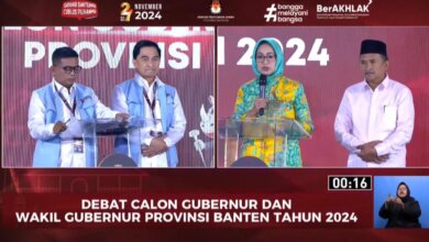 Debat Kedua Pilgub Banten : Airin dan Andra Sama-sama Lihat ‘Contekan” dan Sepakat Blank Spot  Hambat Digitalisasi
