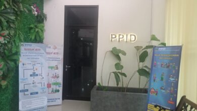BKD Provinsi Banten Raih Predikat  Katagori Badan Publik Informatif dan Desk PPID Terbaik
