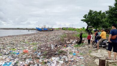 Pantai Teluk Labuan Pandeglang Kembali Diselimuti Sampah