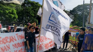 Baru Dilantik, Zakiyah-Najib Langsung Didemo Mahasiswa