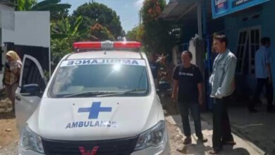 Relawan FBN Terima Ambulans Dari Wakil Walikota Serang
