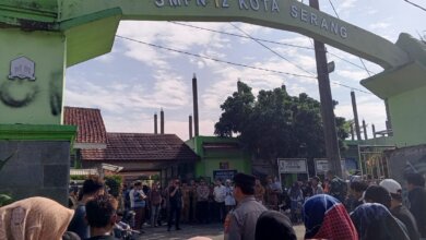 Warga Tuntut SMPN 12 Kota Serang Terima Calon Murid dari Kelurahan Pancur