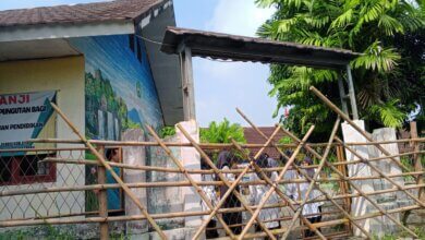 Walikota Serang Tak Dianggap, Ahli Waris Kembali Segel Gerbang SDN Kuranji