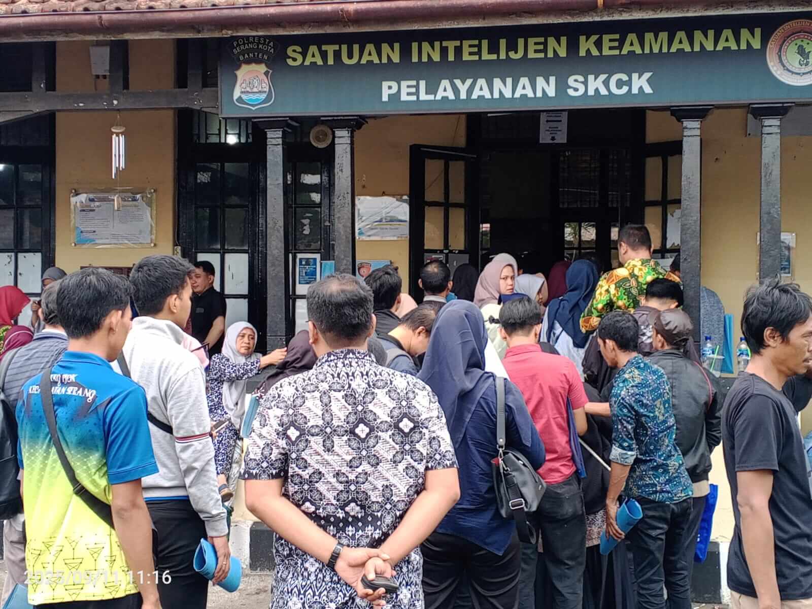 Incar Posisi Pegawai Pemerintah Paruh Waktu, Honorer Kota Serang Ramai-ramai Bikin SKCK