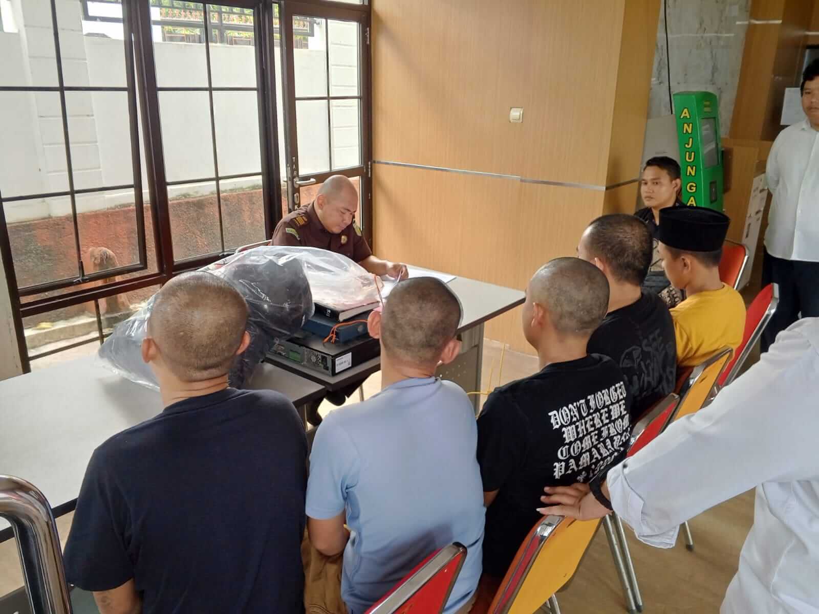 ‎Berkas Tersangka Pengeroyok Wartawan Dilimpahkan ke Kejari Serang‎