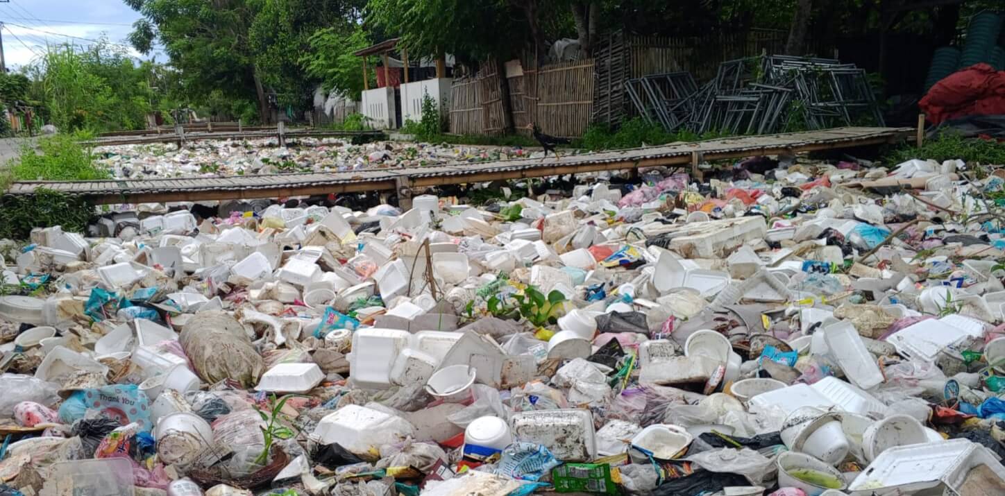 Sungai di Tirtayasa Kabupaten Serang Dipenuhi Sampah‎