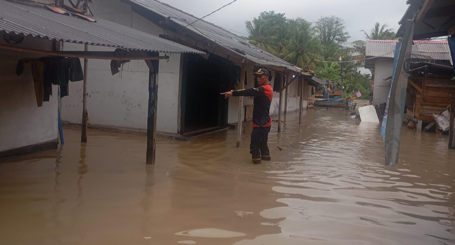 Diguyur Hujan Seharian, Ratusan Rumah di Kota Serang Terendam