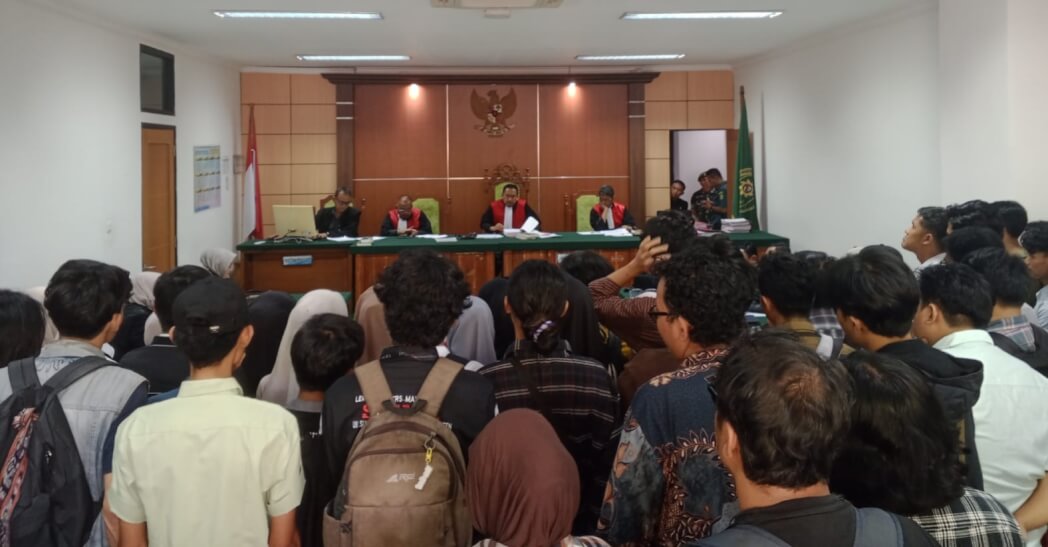 Sidang Perdana Tahanan Politik di Kota Serang Digelar, Puluhan Mahasiswa Padati PN Serang